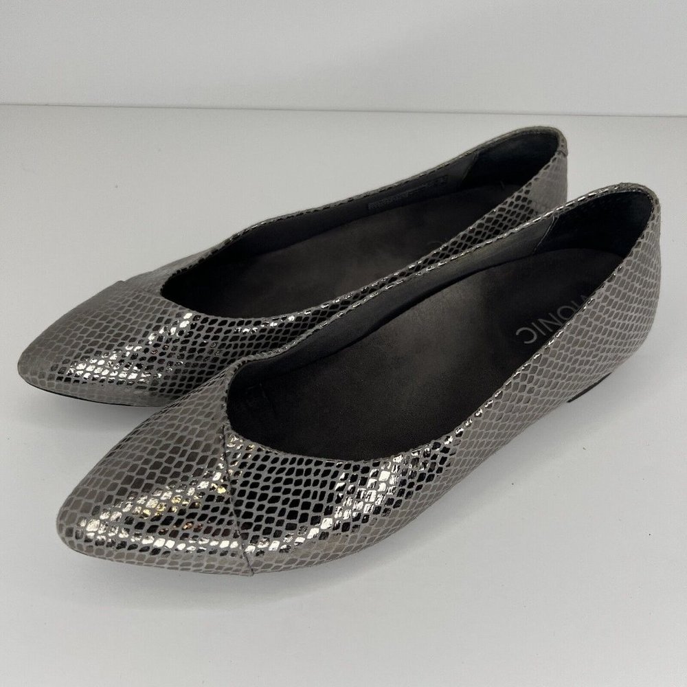 Vionic Caballo Snakeskin Print Flats Women's Size 7.5 Silver Leather Pointed Toe